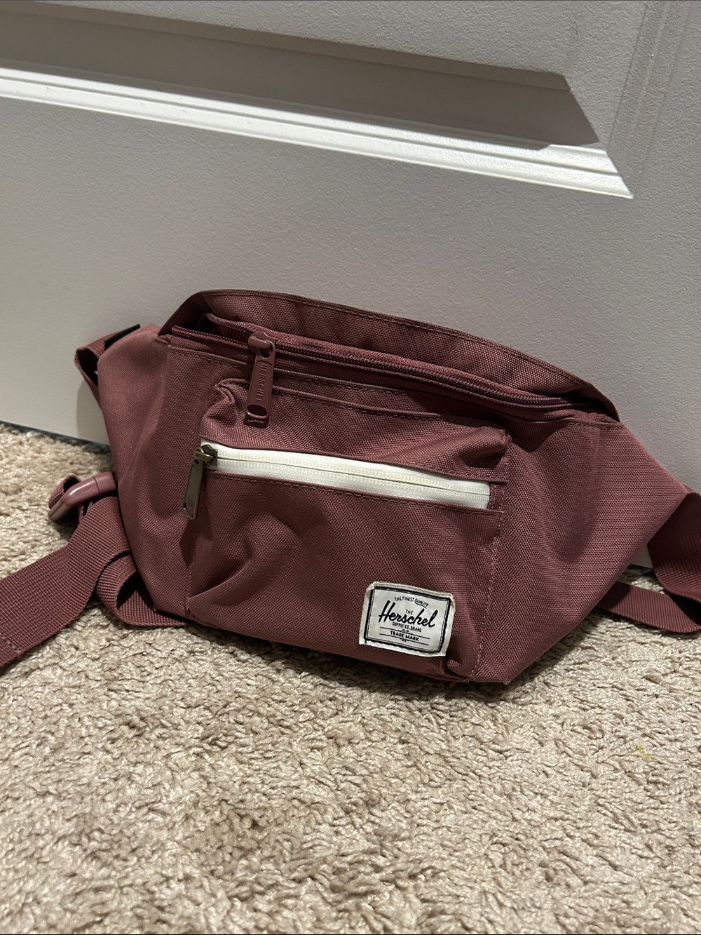 Herschel Supply Company Heritage waist pack in dusty burgundy with white trim